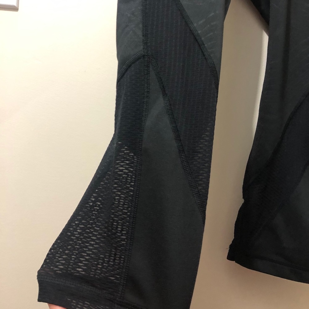 EUC Fila Crop Leggings w/ Mesh Cut Outs/Inserts - Picture 4 of 8